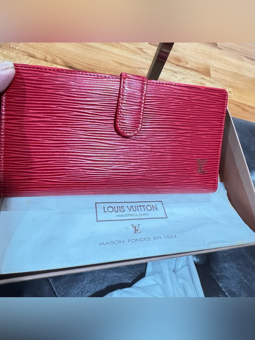 Vintage Louis Vuitton Red Epi Leather Continental Long Wallet w/ Kiss lock - Picture 8 of 13